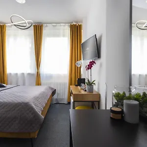 Amity Otel